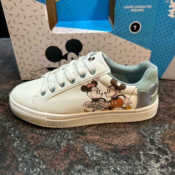 NIB Women’s Aldi Exclusive Mickey Mouse Sneakers - Picture 7 of 12